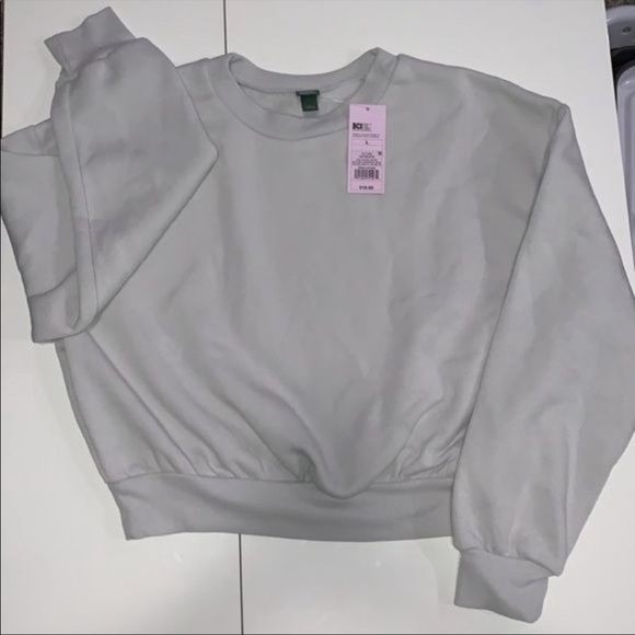 Woman’s plus size wild fable light grey long sleeve sweatshirts. Casual comfort - Picture 3 of 5